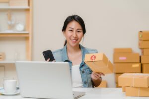 Mua sắm, bán hàng trên các thiết bị thông minh ngày càng phổ biến (Nguồn: Internet).