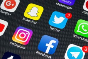 Có rất nhiều nền tảng mạng xã hội để tiếp cận khách hàng (Nguồn: Internet)